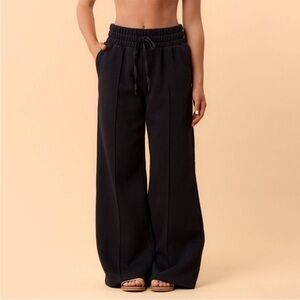 Blogilates Large Women’s Travel High Ride Wide Leg Sweatpants- NWT